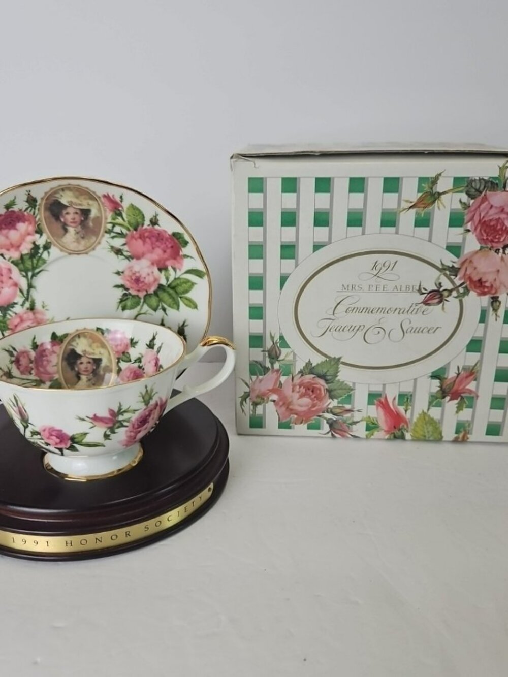 Avon 1991 Mrs P.F.E. Albee Commemorative Teacup & Saucer ~ with Box